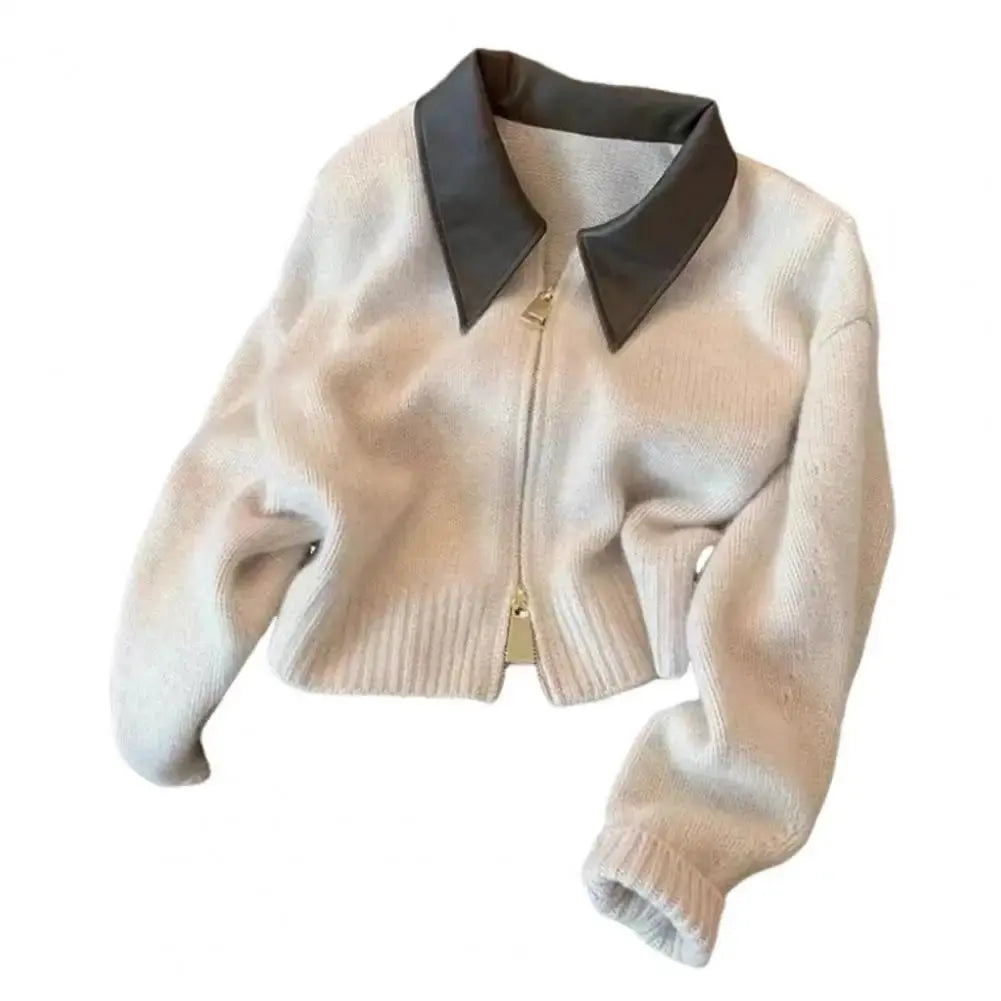 Pull “Soraya” - Cardigan zippé en maille douce à col cuir vintage Neyvora