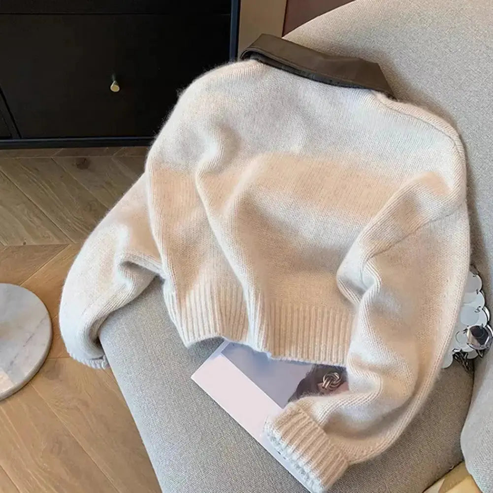 Pull “Soraya” - Cardigan zippé en maille douce à col cuir vintage Neyvora