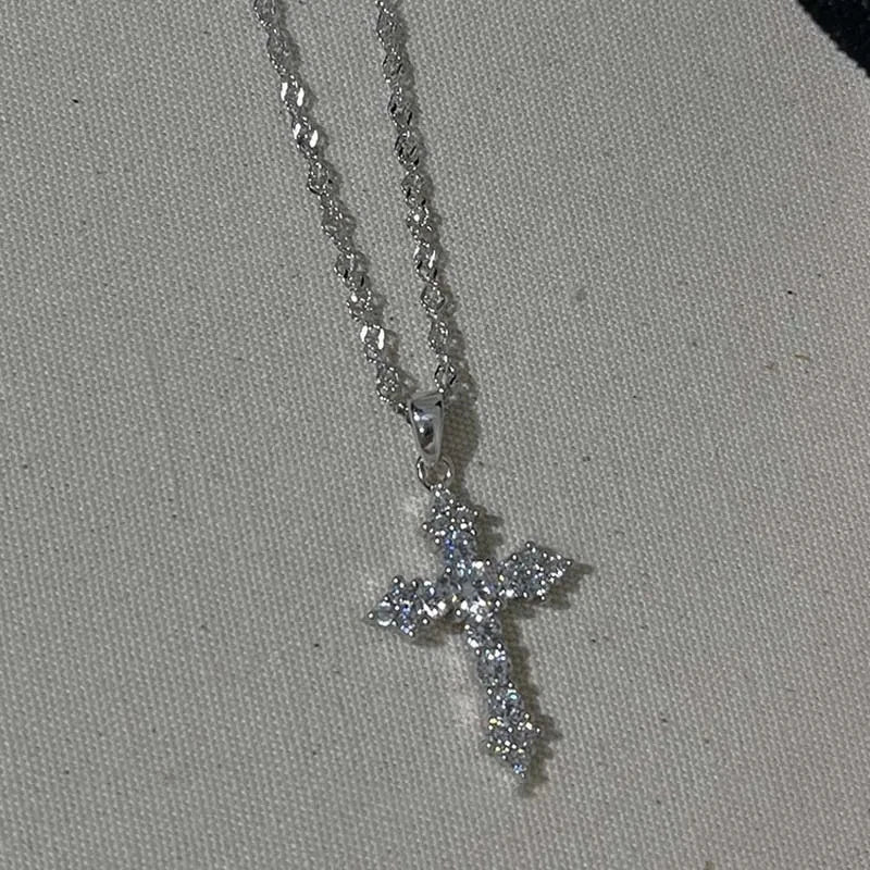 Chaîne croix diamant