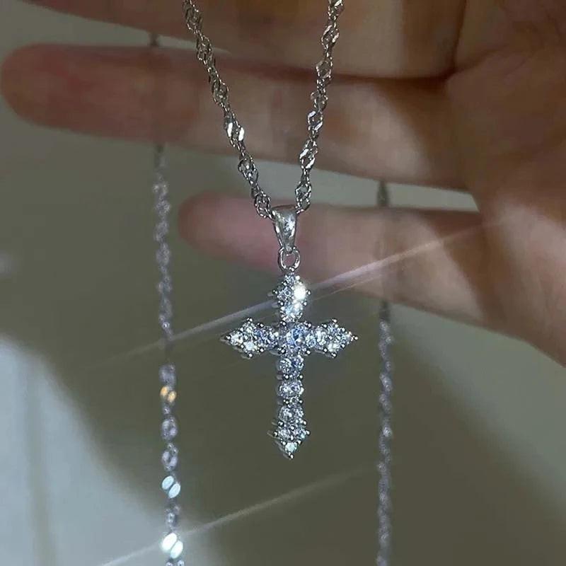 Chaîne croix diamant